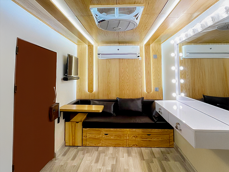 Make-Up Vanity Vans